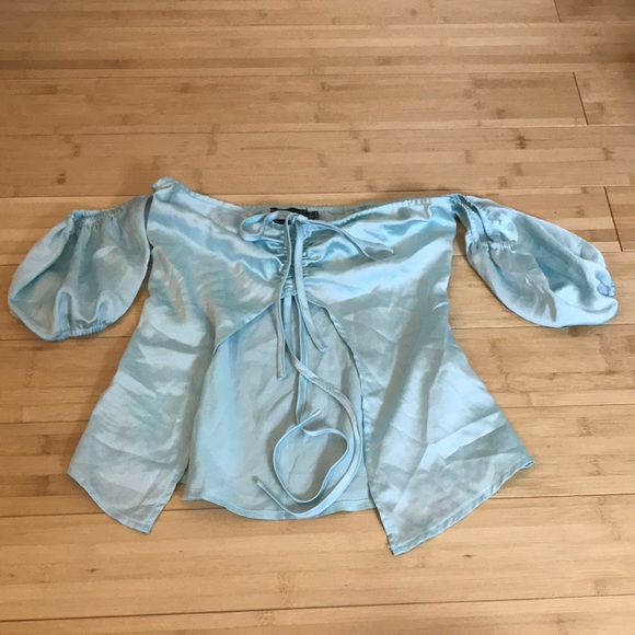 PrettyLittleThing Blue Satin Ruched Open Front Top - Picture 2 of 8